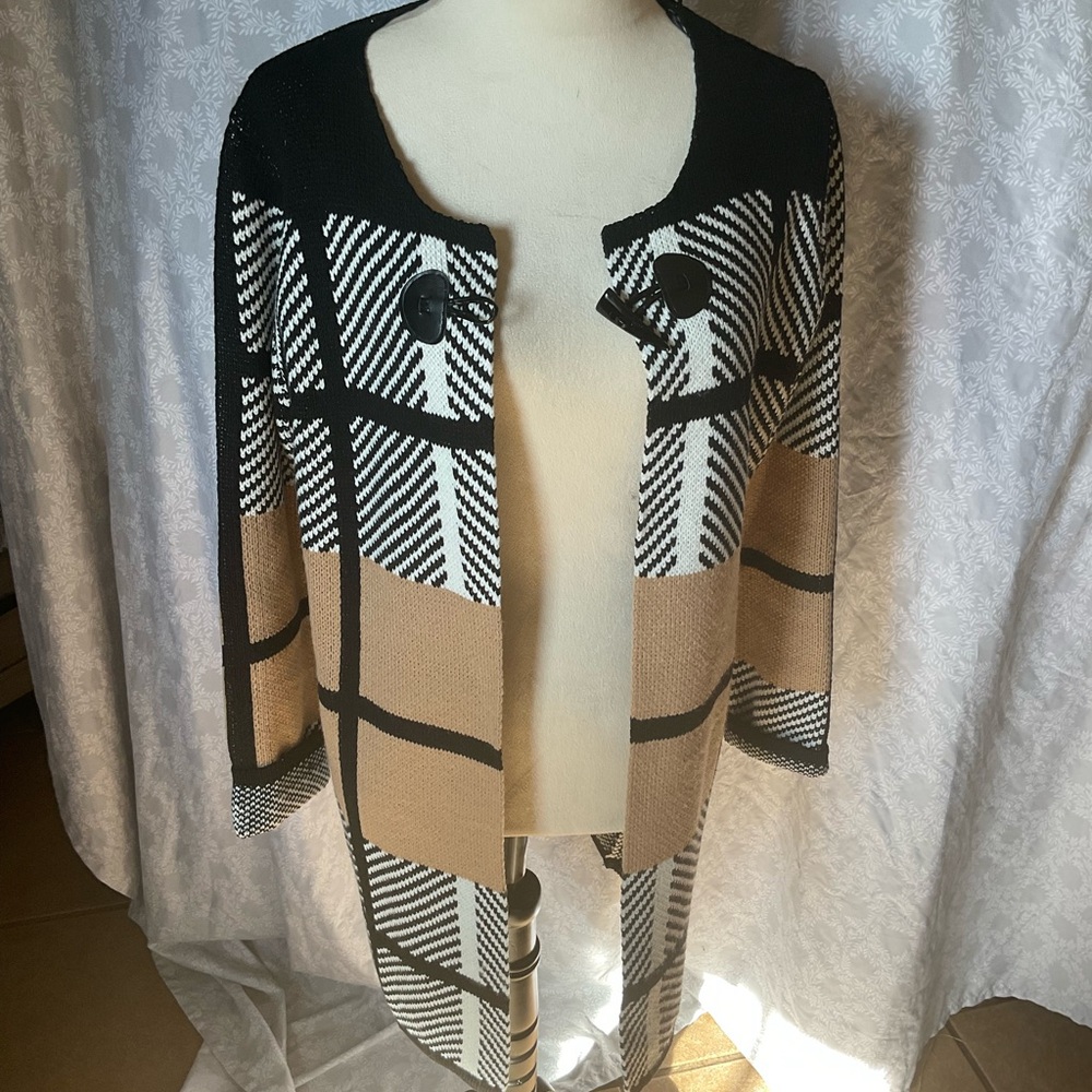 Elegant Black and Tan Women's Cardigan